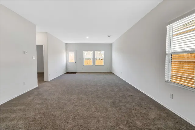 a view of empty room with window