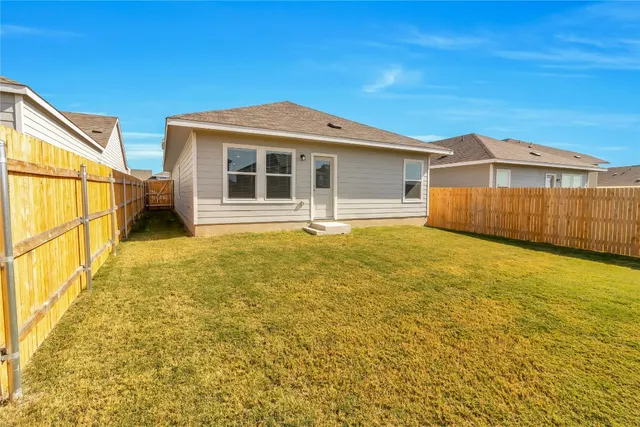 $1,625 | 160 The Bad Way, Jarrell, TX 76537