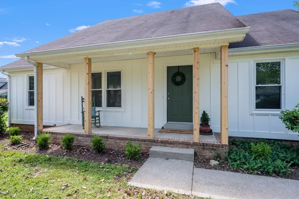 $399,900 | 1618 Windy Meadow Drive, Christiana, TN 37037