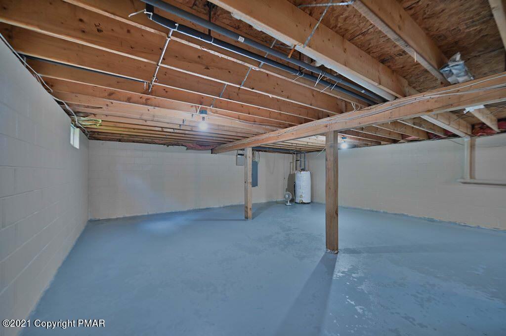 273 Devils Hole Road Cresco, PA 18326 - Photo 39 of 59 a view of an empty room