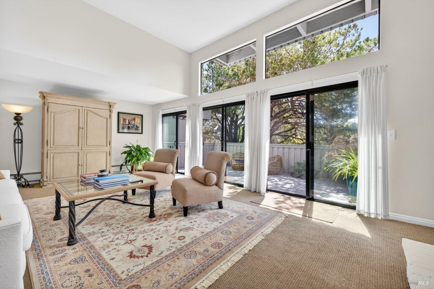 37 Greenside Way San Rafael, CA 94901 - Photo 4 of 38