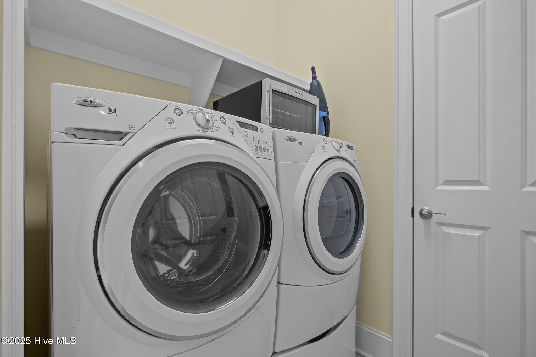 1435 Salter Path Road, Unit M1 Indian Beach, NC 28512 - Photo 28 of 62 Laundry room
