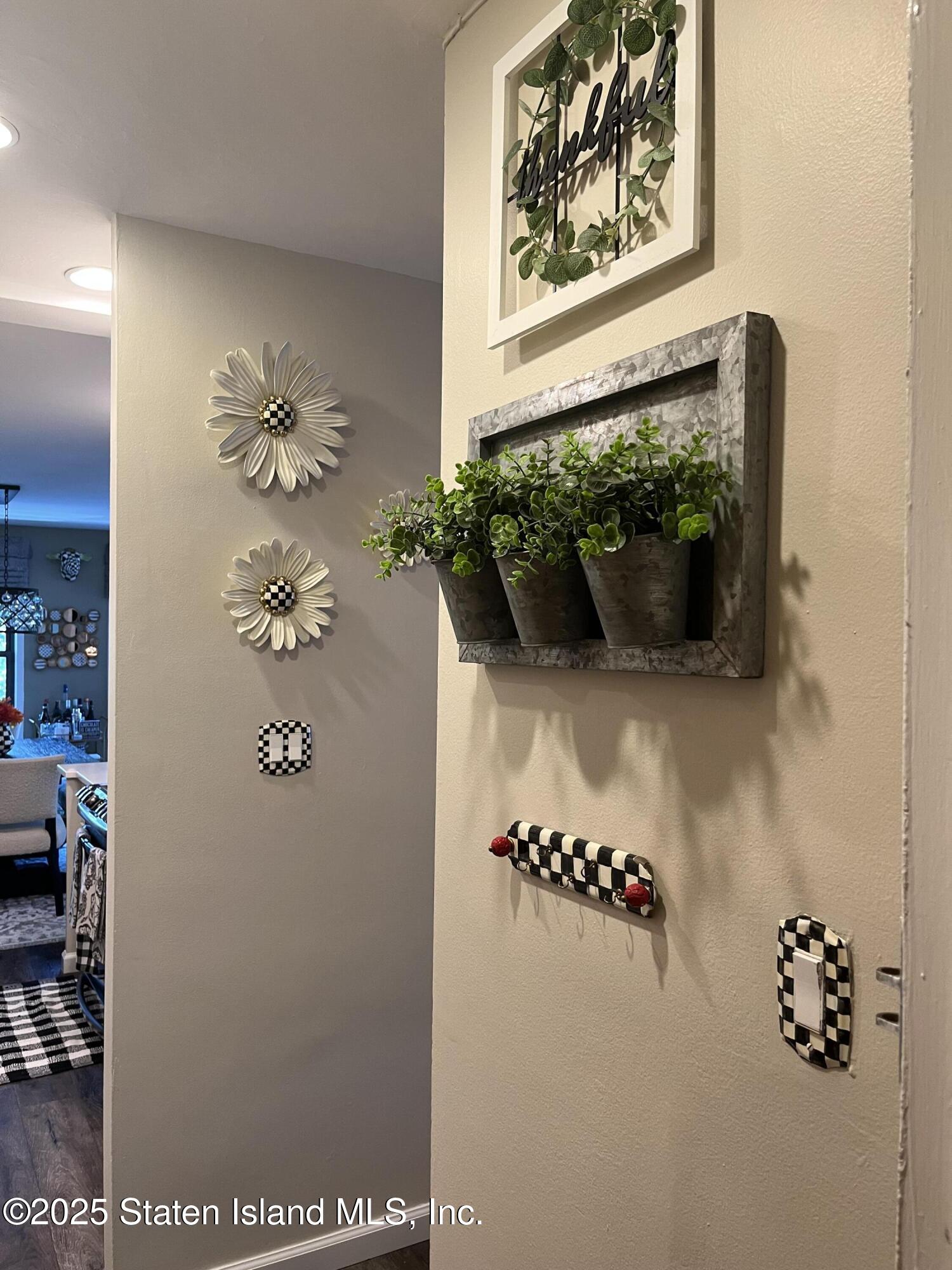 1100 Clove Road, Unit 3C Staten Island, NY 10301 - Photo 15 of 42 Hallway