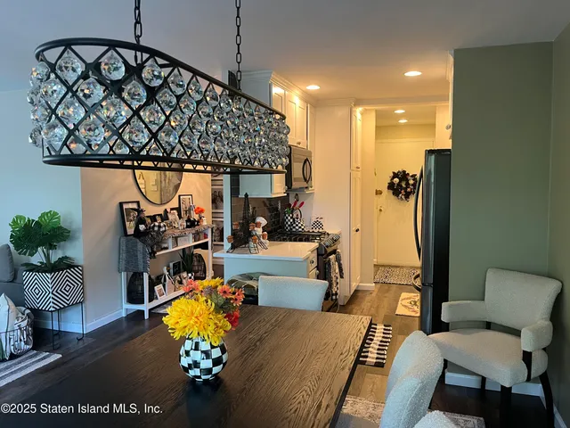 $265,000 | 1100 Clove Road, Unit 3C | Silver Lake