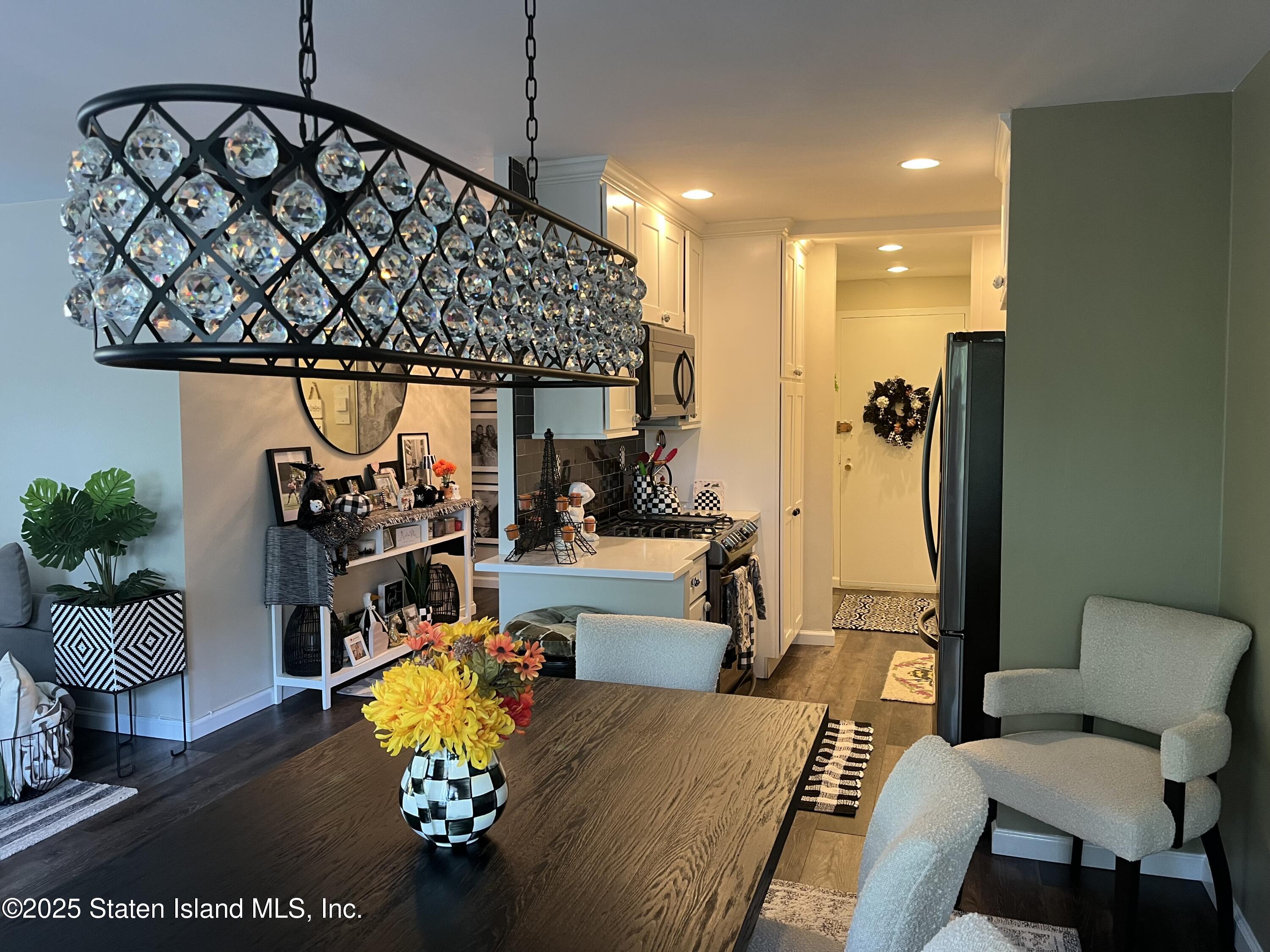 1100 Clove Road, Unit 3C Staten Island, NY 10301 - Photo 22 of 42 Dining Area