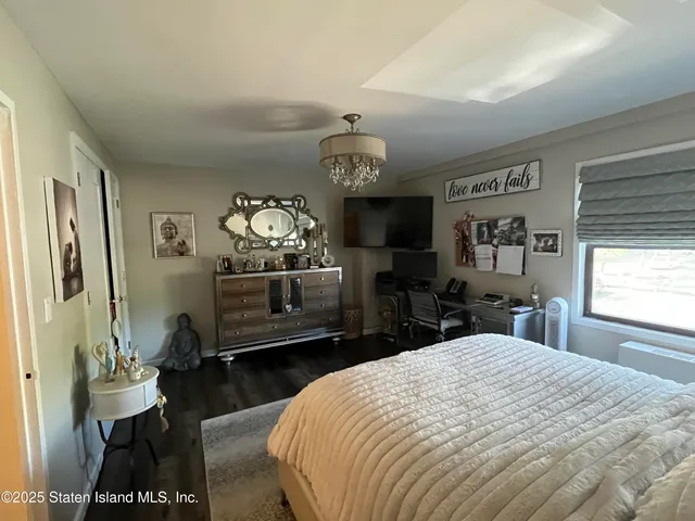 $265,000 | 1100 Clove Road, Unit 3C | Silver Lake