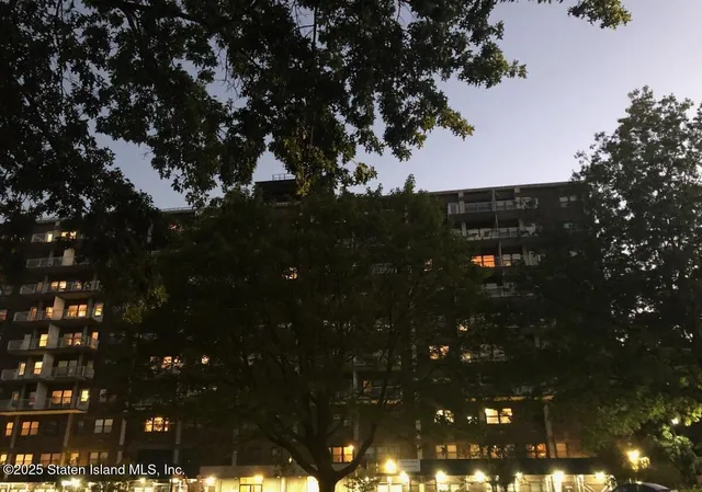 $265,000 | 1100 Clove Road, Unit 3C | Silver Lake