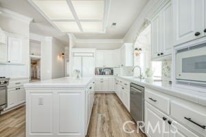 18300 Watts Valley Road Sanger, CA 93657 - Photo 15 of 50 This gourmet kitchen is a dream to cook in!