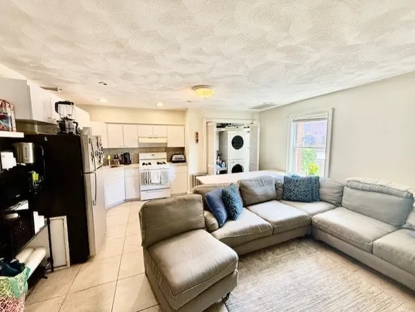 $5,500 | 10 Harris Street, Unit 5, Boston, MA 02109