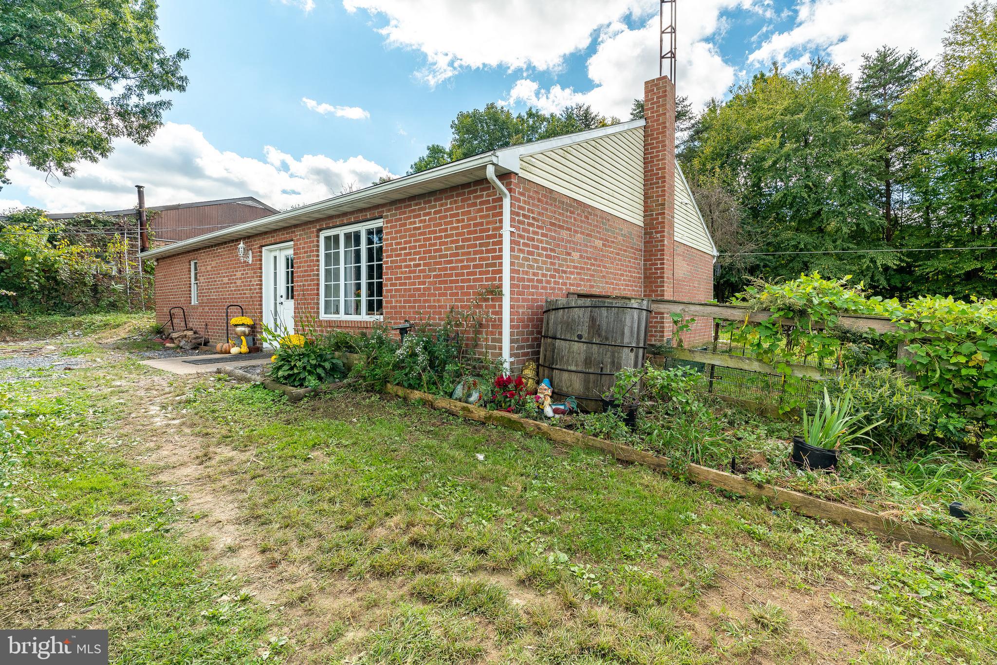 4556 Klinesville Road Columbia, PA 17512 - Photo 2 of 25 One-floor living in a quiet setting