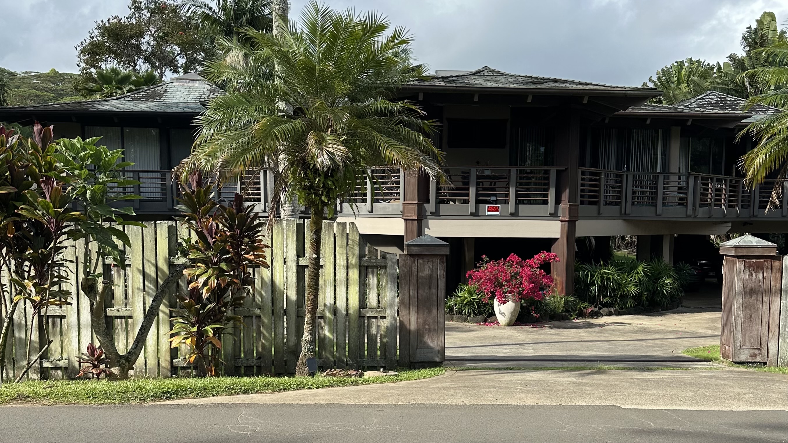 3557 Anini Road Princeville, HI 96722 - Photo 12 of 29 a front view of a house
