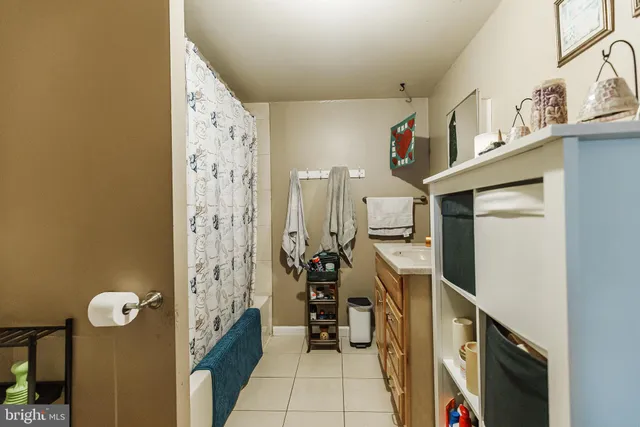 a view of walk in closet