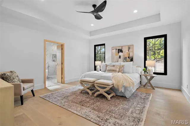 $879,900 | 10652 Roanna Lane, Sunset Hills, MO 63128