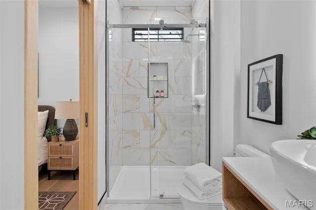 $879,900 | 10652 Roanna Lane, Sunset Hills, MO 63128