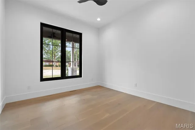 $879,900 | 10652 Roanna Lane, Sunset Hills, MO 63128