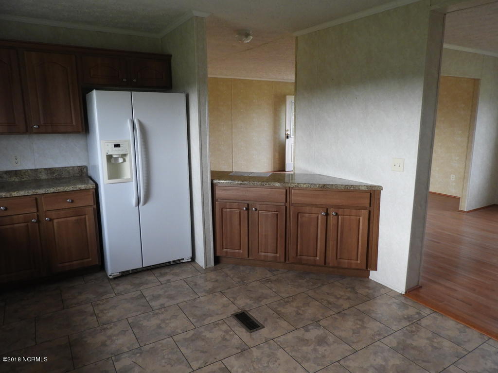 4410 Johnson Place Road Kinston, NC 28501 - Photo 9 of 15 49 KITCHEN