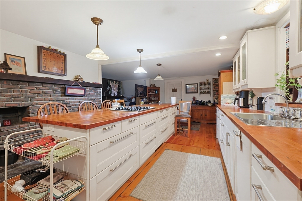 728 South Main Street Raynham, MA 02767 - Photo 15 of 41