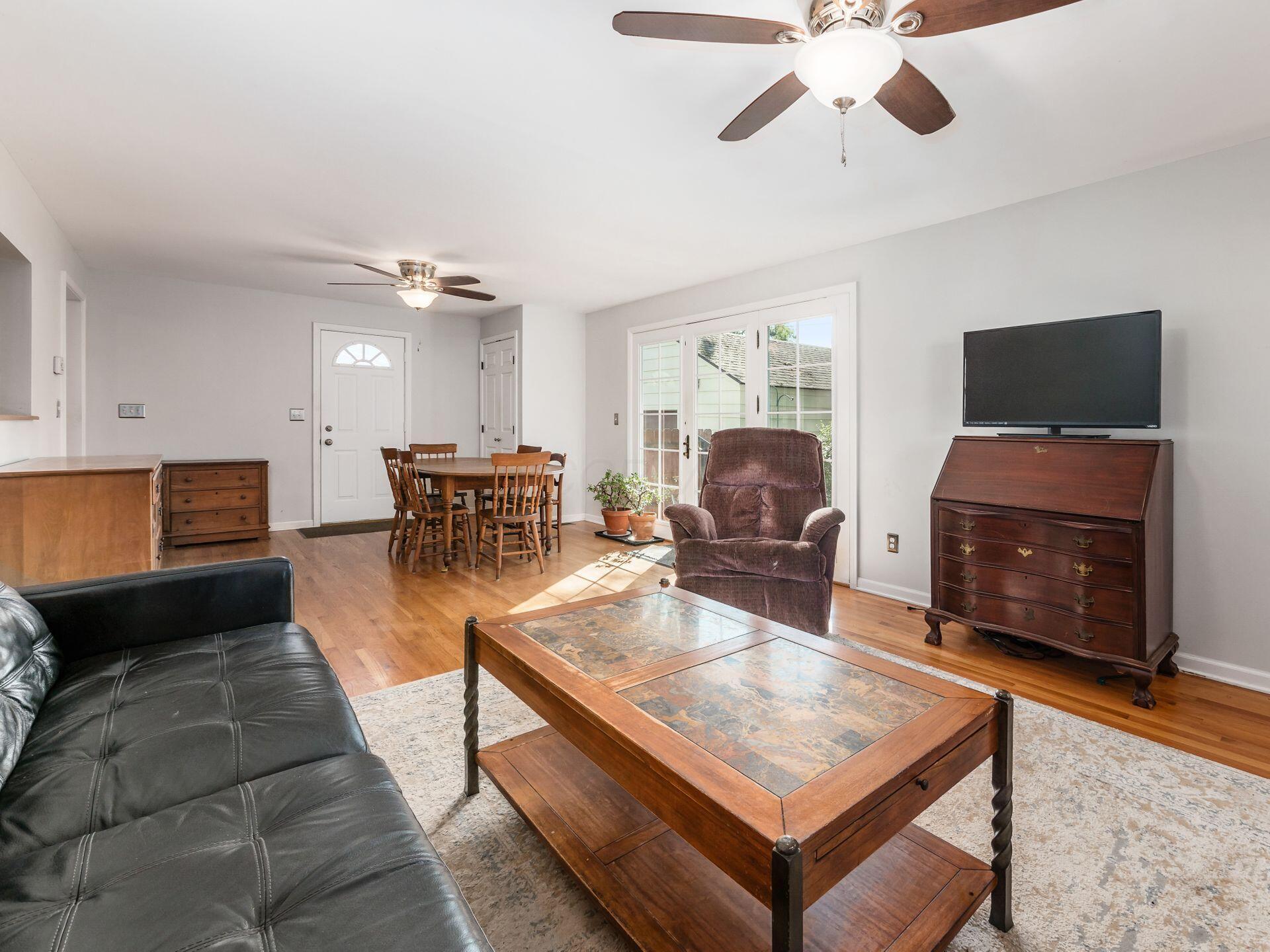 1915 Zollinger Road Columbus, OH 43221 - Photo 21 of 57 021_bb22_N 1915 Zollinger 048