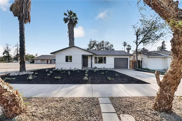 $389,900 | 531 South Thompson Street, Hemet, CA 92543