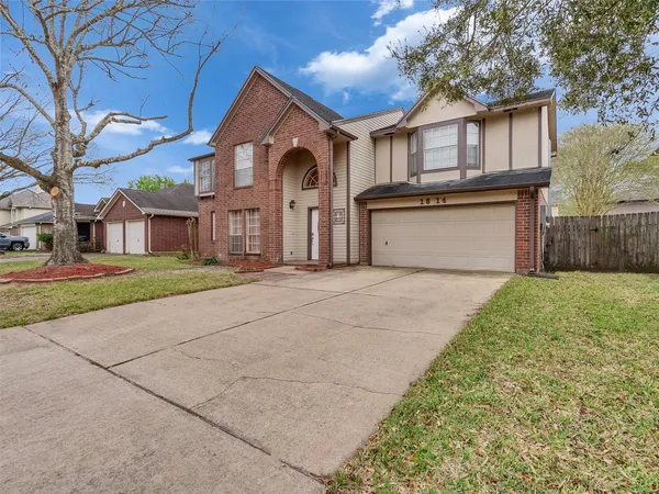 $2,500 | 1814 Oak Valley Drive, Kemah, TX 77565