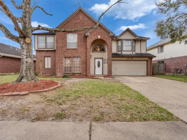 $2,600 | 1814 Oak Valley Drive, Kemah, TX 77565