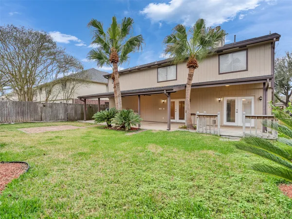 $2,600 | 1814 Oak Valley Drive, Kemah, TX 77565
