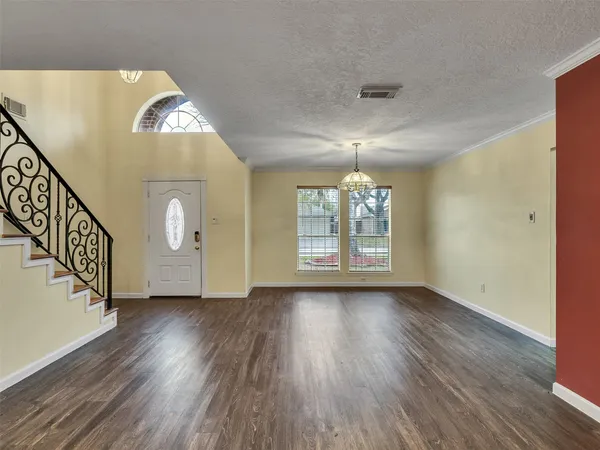 $2,600 | 1814 Oak Valley Drive, Kemah, TX 77565