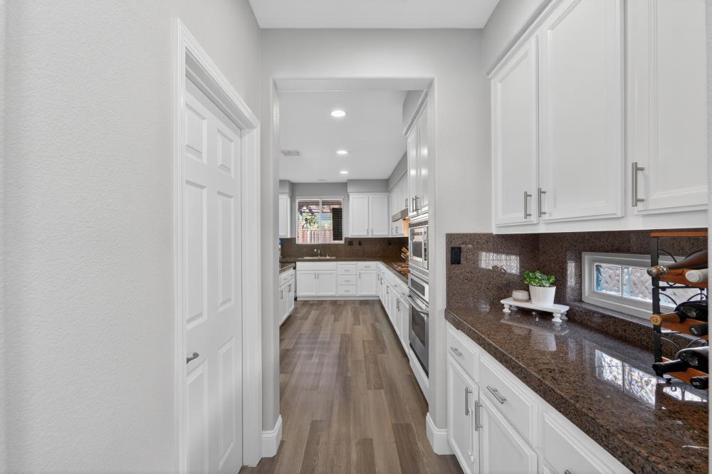 1820 Donner Road West Sacramento, CA 95691 - Photo 17 of 44 a view of a kitchen with electric appliances