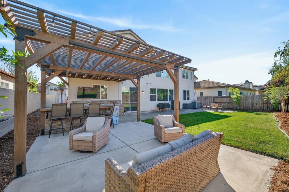 1820 Donner Road West Sacramento, CA 95691 - Photo 33 of 44 a view of a patio with couches chairs and a table and chairs