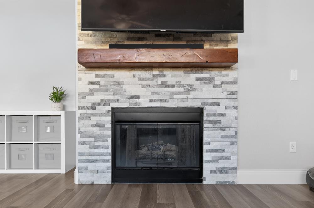 1820 Donner Road West Sacramento, CA 95691 - Photo 10 of 44 a view of fireplace with wooden floor