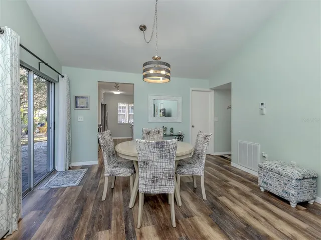 $289,000 | 1310 Pine Lake Drive, Unit 10, Venice, FL 34285