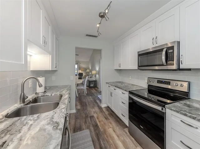 $289,000 | 1310 Pine Lake Drive, Unit 10, Venice, FL 34285