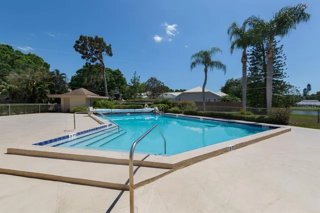 $289,000 | 1310 Pine Lake Drive, Unit 10, Venice, FL 34285