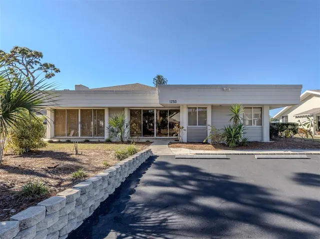 $289,000 | 1310 Pine Lake Drive, Unit 10, Venice, FL 34285