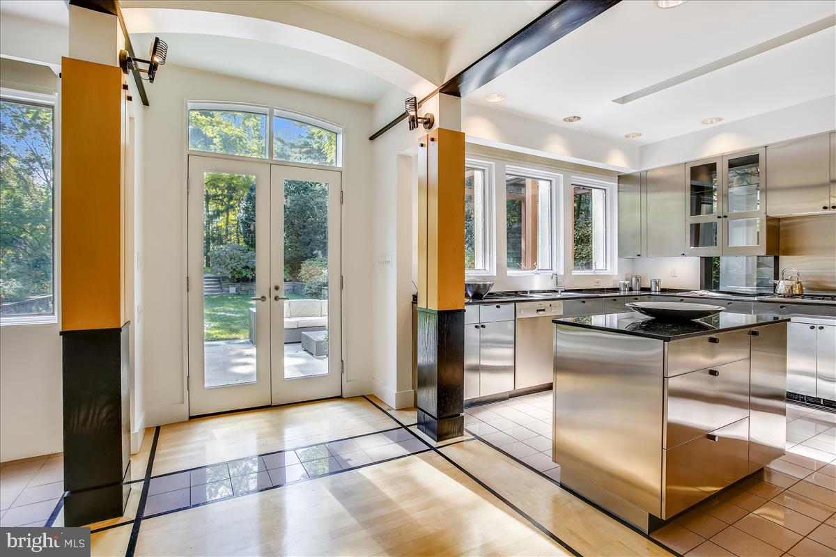 3926 Military Road Northwest Washington, DC 20015 - Photo 49 of 139