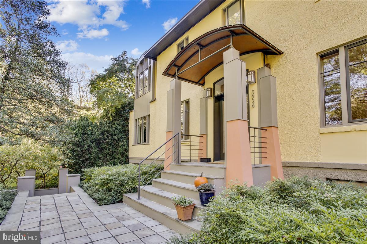 3926 Military Road Northwest Washington, DC 20015 - Photo 5 of 139