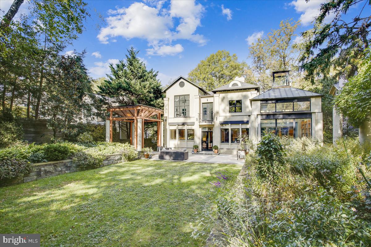 3926 Military Road Northwest Washington, DC 20015 - Photo 10 of 139