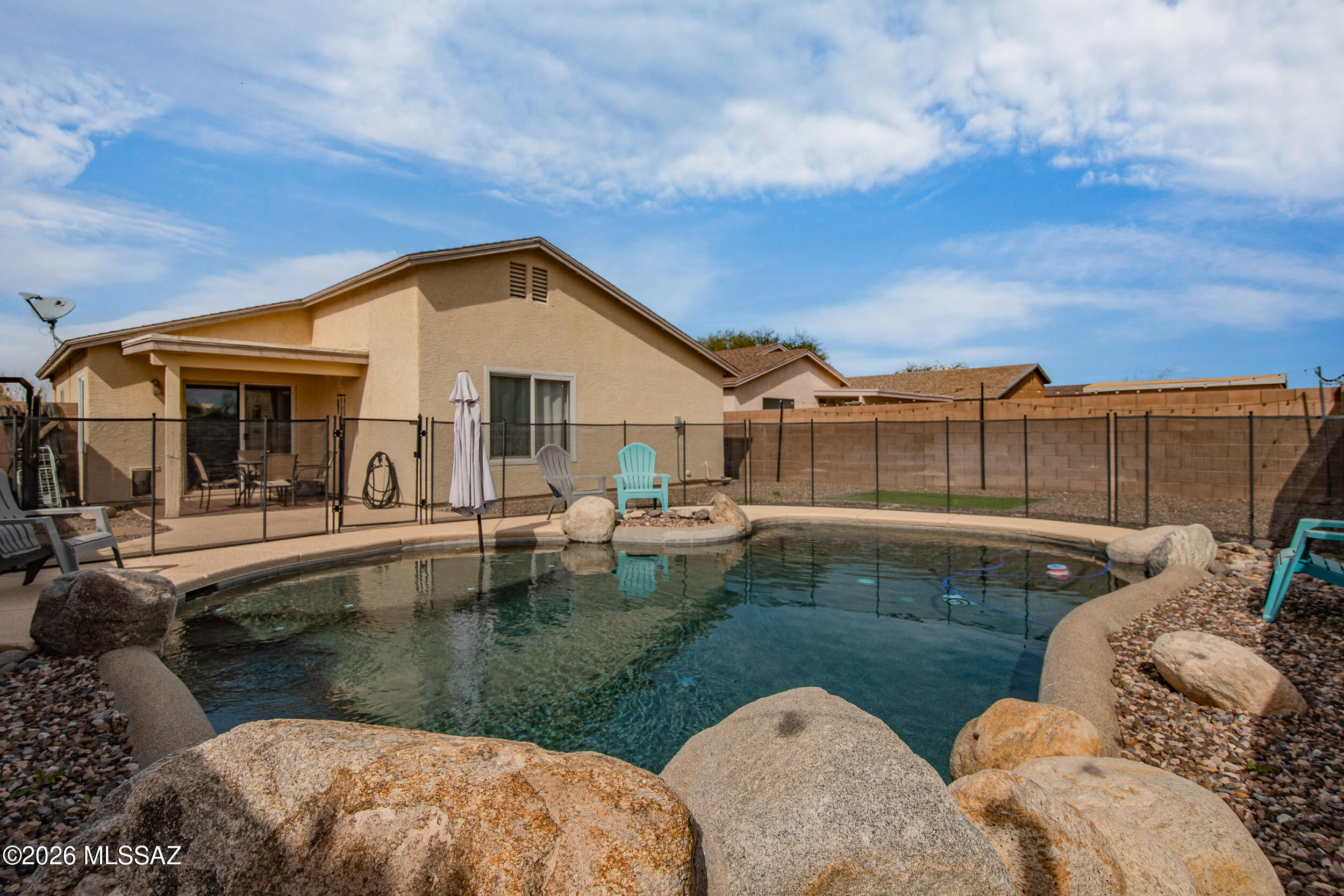 7677 South Meadow Spring Way Tucson, AZ 85747 - Photo 13 of 39 016