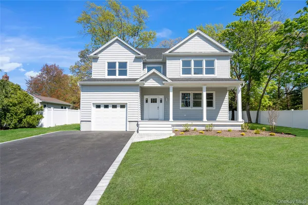 $1,200,000 | 969 Manor Lane, Bay Shore, NY 11706