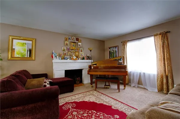 $324,900 | 1804 Countryside Drive, Pittsburg, KS 66762