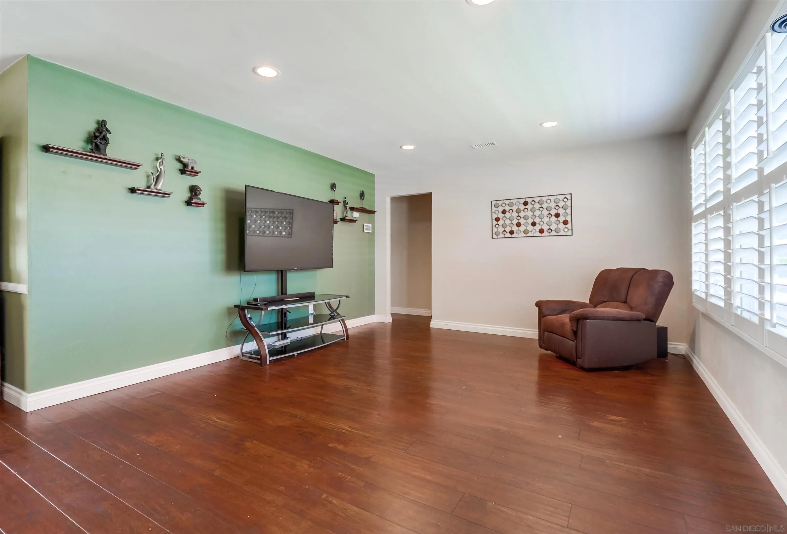 842 Broadview Street Spring Valley, CA 91977 - Photo 5 of 21 Gallery Image 5