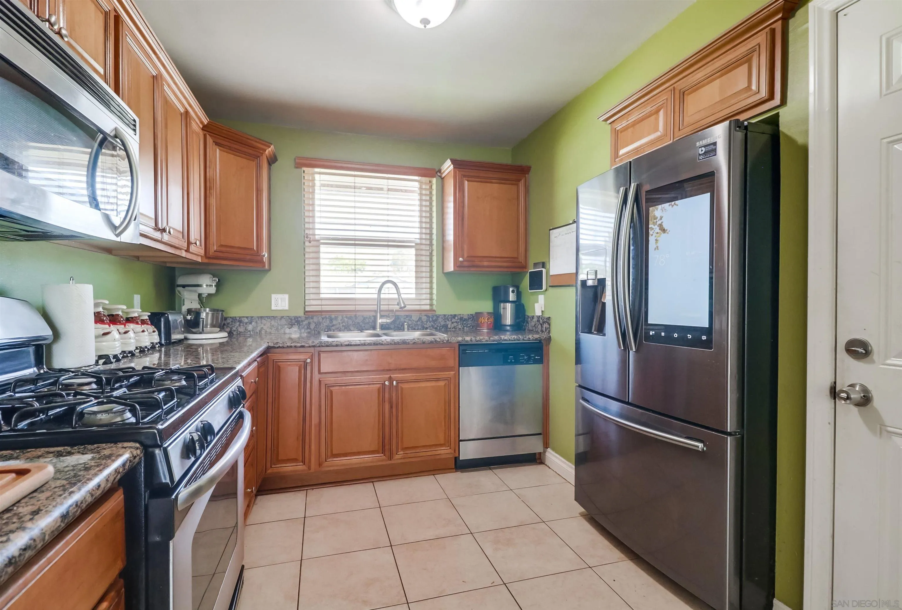 842 Broadview Street Spring Valley, CA 91977 - Photo 6 of 21 Gallery Image 6
