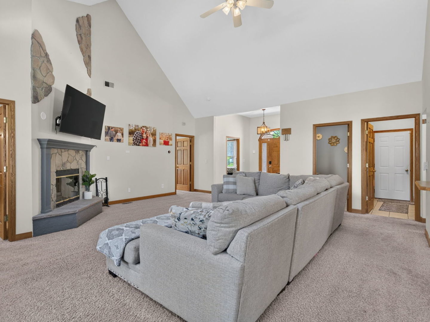 878 West Kennedy Road Braidwood, IL 60408 - Photo 7 of 34