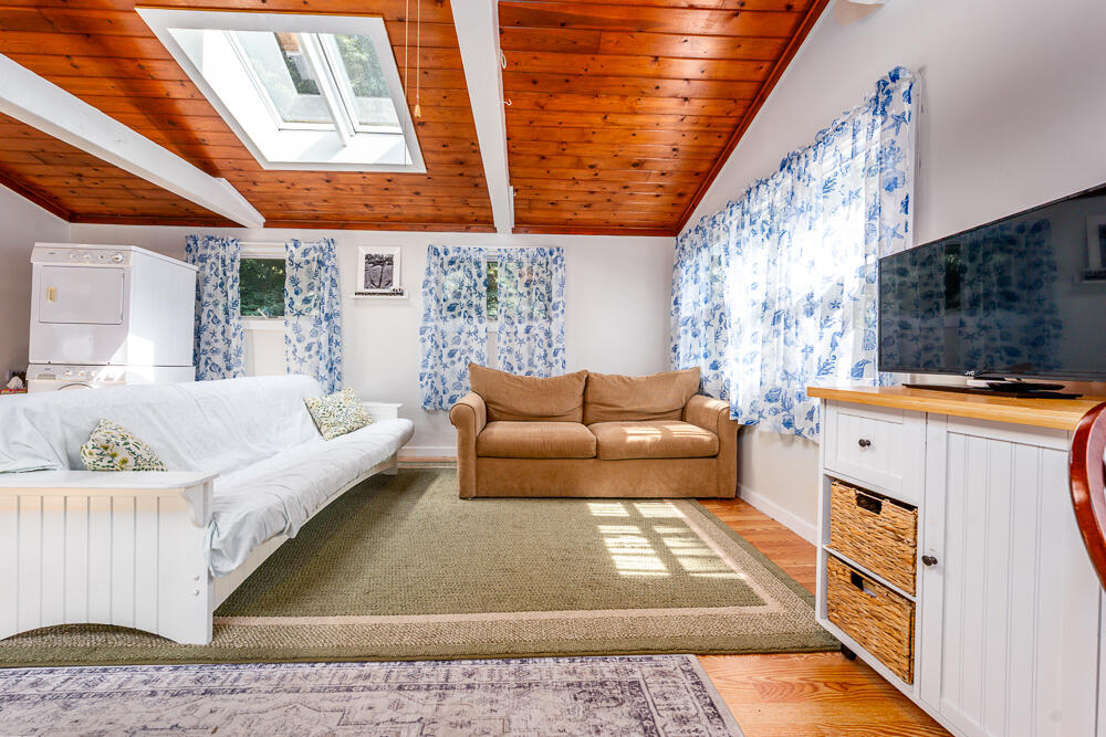 20 Hi Ona Hill Road Centerville, MA 02632 - Photo 17 of 19 livroom1