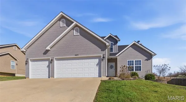 $345,000 | 1631 St Charles Drive, Hillsboro, MO 63050