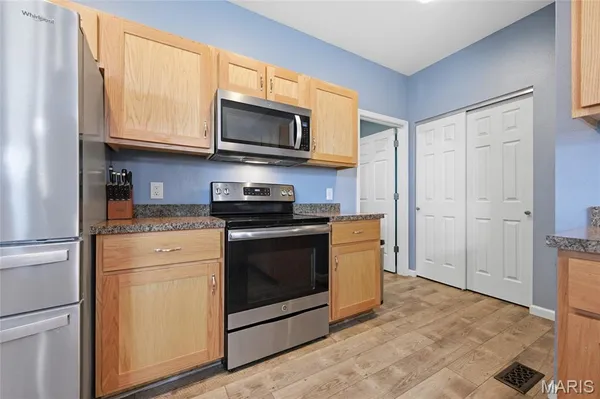 $345,000 | 1631 St Charles Drive, Hillsboro, MO 63050