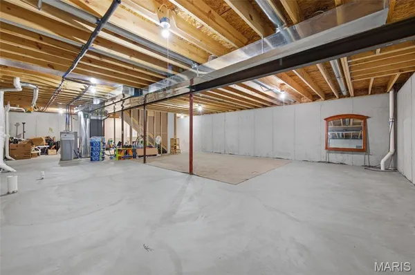 $345,000 | 1631 St Charles Drive, Hillsboro, MO 63050