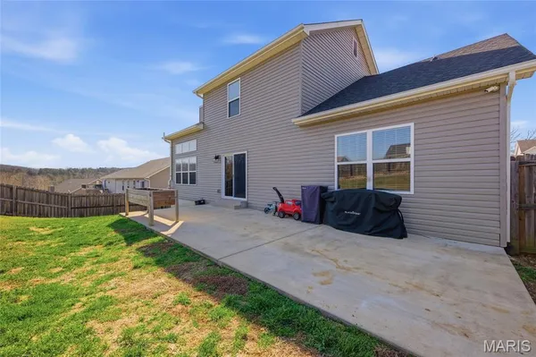 $345,000 | 1631 St Charles Drive, Hillsboro, MO 63050