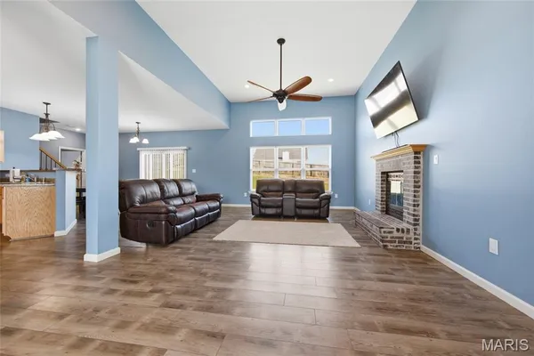 $345,000 | 1631 St Charles Drive, Hillsboro, MO 63050