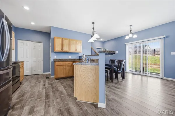 $345,000 | 1631 St Charles Drive, Hillsboro, MO 63050